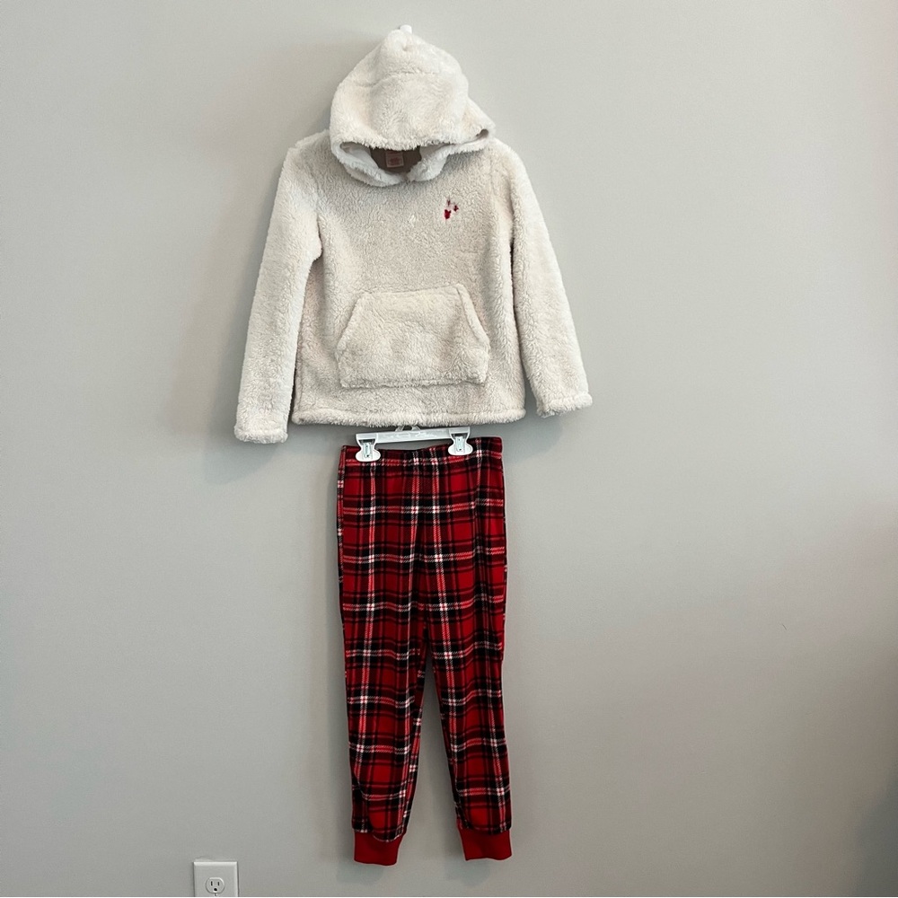 Cat & Jack Girl’s Cozy Sherpa Plaid Pajama Set, size 7/8